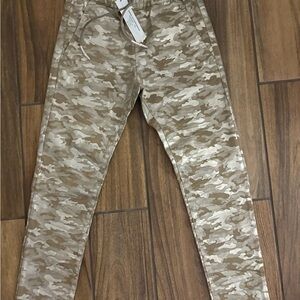 Skinny Camo Print Pants in Beige